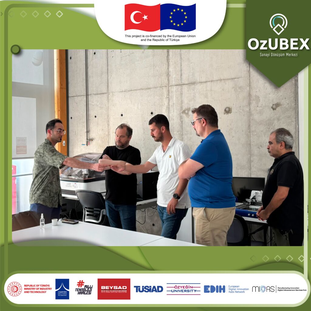 Enerjisa Üretim Teknik Çözümler Lideri Halit Emiroğlu, Güvenilirlik ve Bütünlük Uzmanı Abdulkadir Yaver ve Zem Akademi Kurucusu Ozan ÇAKITLI'yı OzUBEX Sanayi Dönüşüm Merkezi'nde ağırlamaktan büyük memnuniyet duyduk.